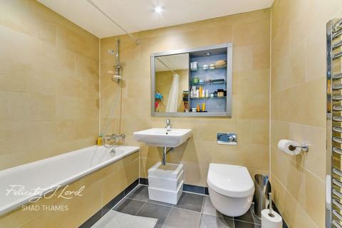 2 bedroom flat for sale, Axis Court, Chambers Street, SE16