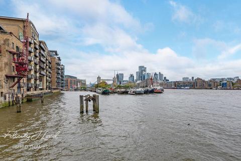 2 bedroom apartment for sale, Axis Court, Chambers Street, SE16