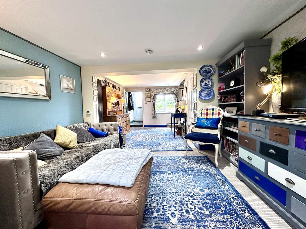 Livin g Room 2