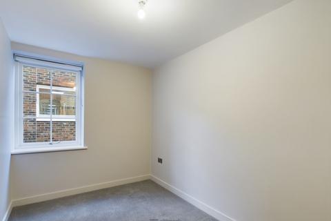 2 bedroom flat to rent, Hambrook Street, Southsea, PO5