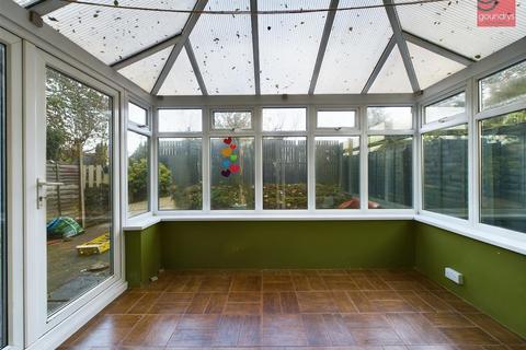 40 Higher Woodside, St Austell, PL25 5EH