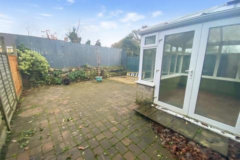 40 Higher Woodside, St Austell, PL25 5EH