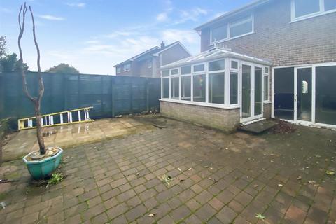 40 Higher Woodside, St Austell, PL25 5EH