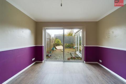 40 Higher Woodside, St Austell, PL25 5EH