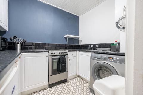 1 bedroom flat to rent, Newlands Road, Flat 3-3, Newlands, Glasgow, G44 4ET