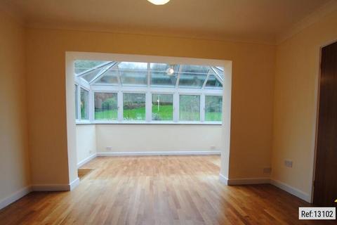 3 bedroom detached house to rent, Woolaston Avenue, Cardiff, CF23