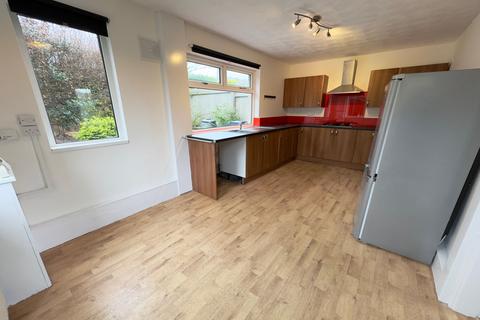 2 bedroom end of terrace house for sale, Parkway, Baildon, West Yorkshire