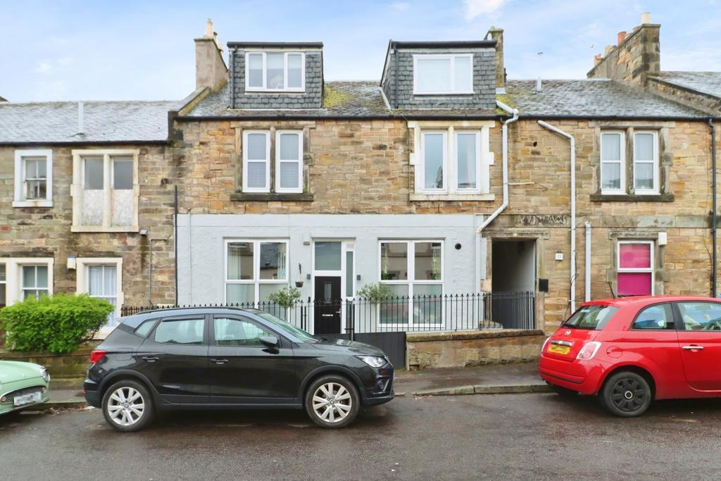 Alexandra Street, Kirkcaldy, KY1 2 bed flat for sale £114,995