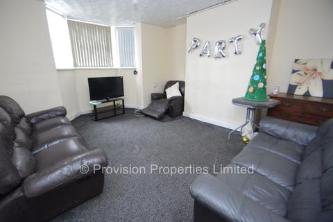 Hyde Park - 6 bedroom terraced house to rent
