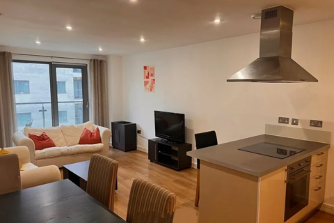 3 bedroom flat to rent, Bow Common Lane, London E3