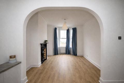 3 bedroom terraced house to rent, Crowther Road, London, SE25