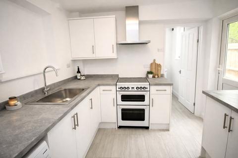 3 bedroom terraced house to rent, Crowther Road, London, SE25