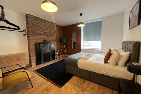 3 bedroom flat to rent, Church Street, Eccles, M30 0BJ