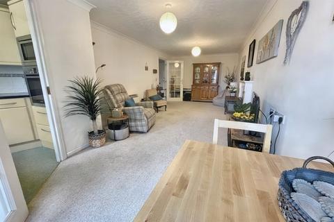 2 bedroom flat for sale, Southbourne