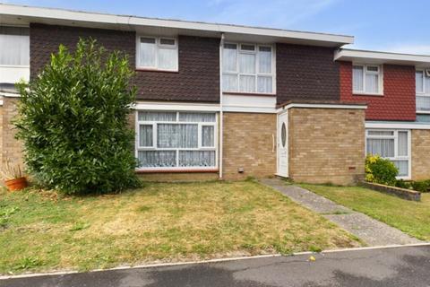 4 bedroom terraced house to rent, Belstedes, Basildon, Essex, SS15