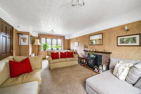 4 bedroom detached house for sale, St. Michaels Way, Steeple Claydon, Buckinghamshire, MK18