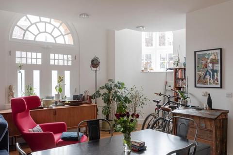 2 bedroom maisonette for sale, Prince of Wales Road, Kentish Town, London, NW5