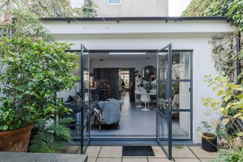 23 Dawson Street, London, E2 8JU