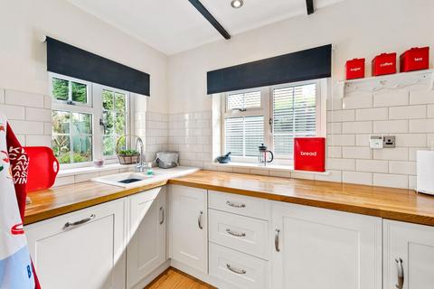 9 Holly Tree Road, Caterham, CR3 5ST