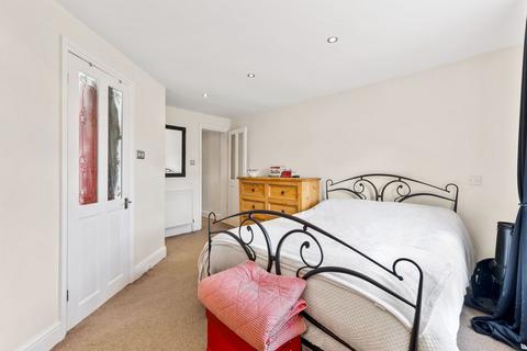 9 Holly Tree Road, Caterham, CR3 5ST
