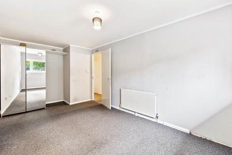 2 Vivienne Close, Crawley, RH11 7US