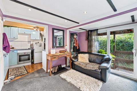 1 bedroom park home for sale, The Orchard Mobile Home Park, Box Hill KT20