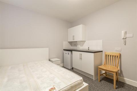 1 bedroom property to rent, Harlesden Road, Willesden, London, NW10
