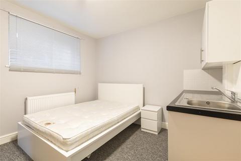 1 bedroom property to rent, Harlesden Road, Willesden, London, NW10