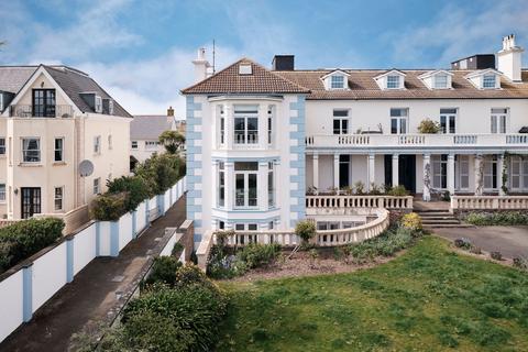 4 bedroom apartment for sale, Upper Kings Cliff, La Pouquelaye, Jersey JE2