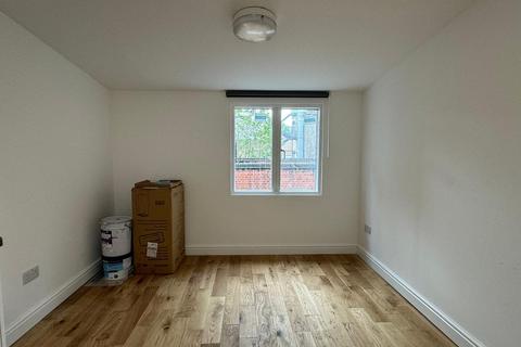 Character property to rent, Mare Street, Hackney , London E8
