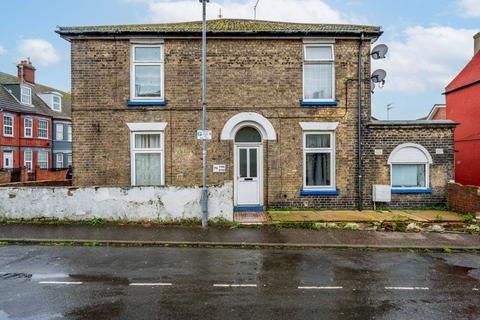 4 bedroom flat for sale, York Road, Great Yarmouth