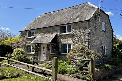 2 bedroom cottage for sale, North Wootton