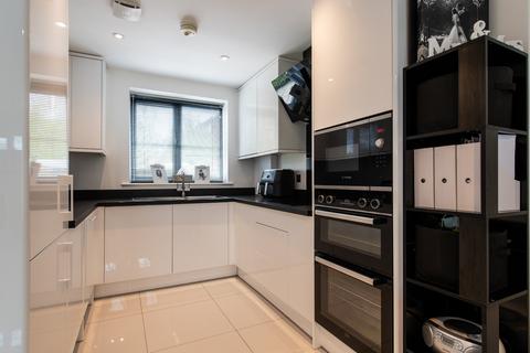52 Lister Drive, Northfleet, Gravesend, DA11 8FF