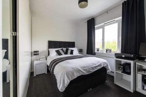 52 Lister Drive, Northfleet, Gravesend, DA11 8FF