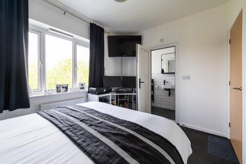 52 Lister Drive, Northfleet, Gravesend, DA11 8FF