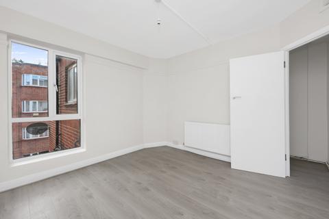 2 bedroom apartment for sale, Lea Bridge Road, London E10