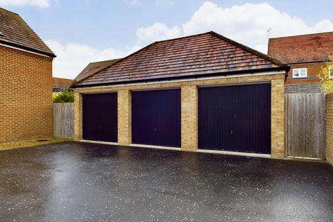 3 bedroom detached house for sale, Dunnock Close, HEMEL HEMPSTEAD