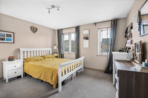 2 bedroom end of terrace house for sale, Littleton Road, Ashford, Surrey, TW15