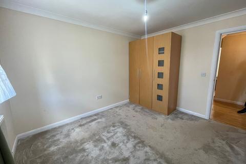 2 bedroom flat to rent, Barley Lane,  Ilford, IG3