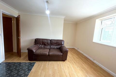 2 bedroom flat to rent, Barley Lane,  Ilford, IG3