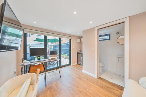 2 bedroom end of terrace house for sale, Southsea Road, Kingston Upon Thames, KT1