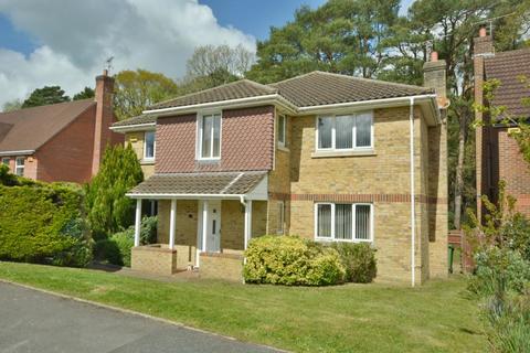 4 bedroom detached house for sale, Portmore Close, Broadstone, Dorset, BH18 8BZ