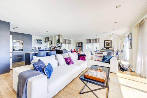 2 bedroom flat for sale, William Morris Way, Fulham, London, SW6