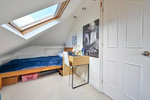 37 Agraria Road, Guildford, GU2 4LF