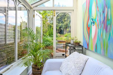 37 Agraria Road, Guildford, GU2 4LF