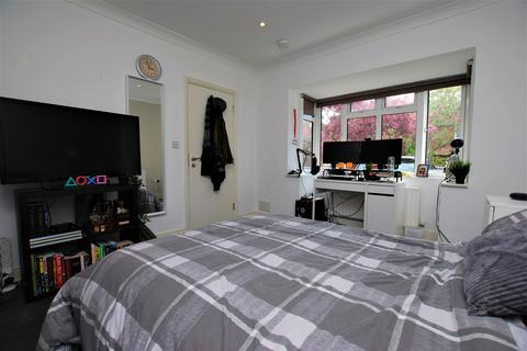 1 bedroom house to rent, Ardmore Avenue, Guildford, Surrey, GU2
