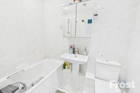 11 Sovereign Heights, Slough, SL3 8PZ