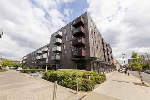 3 bedroom apartment to rent, Hierro Court, London, E1