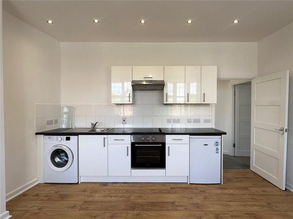 Apartment in Ruislip - View 2