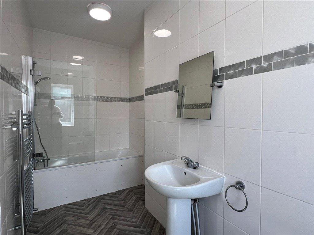 Apartment in Ruislip - View 4